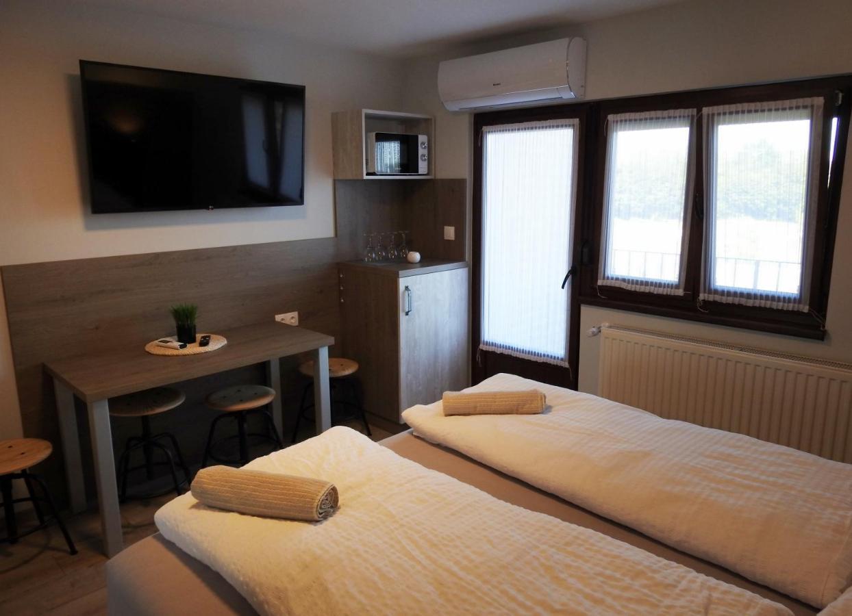 Kukorica Csarda Apartman 2 Balatonujlak Εξωτερικό φωτογραφία