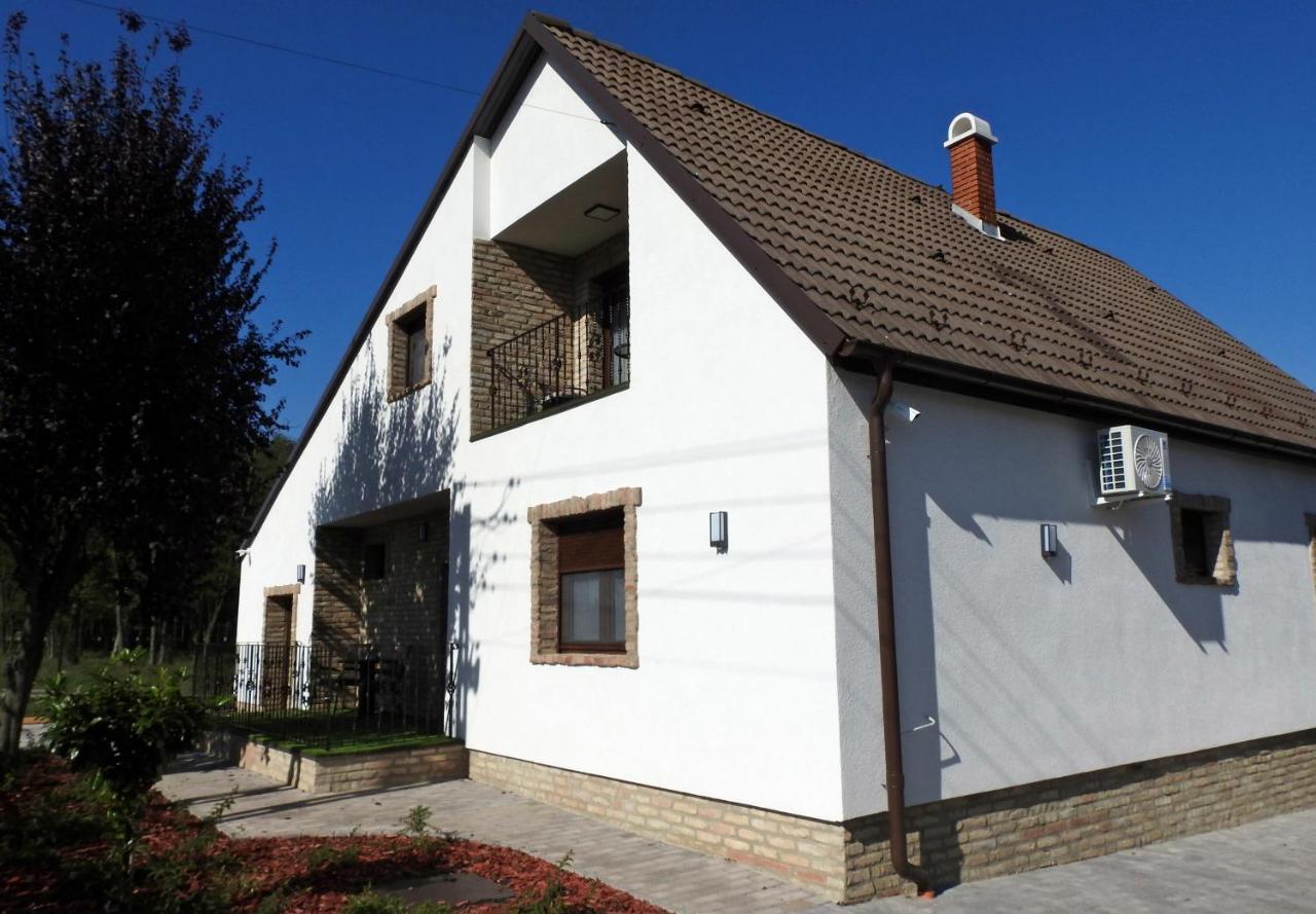 Kukorica Csarda Apartman 2 Balatonujlak Εξωτερικό φωτογραφία