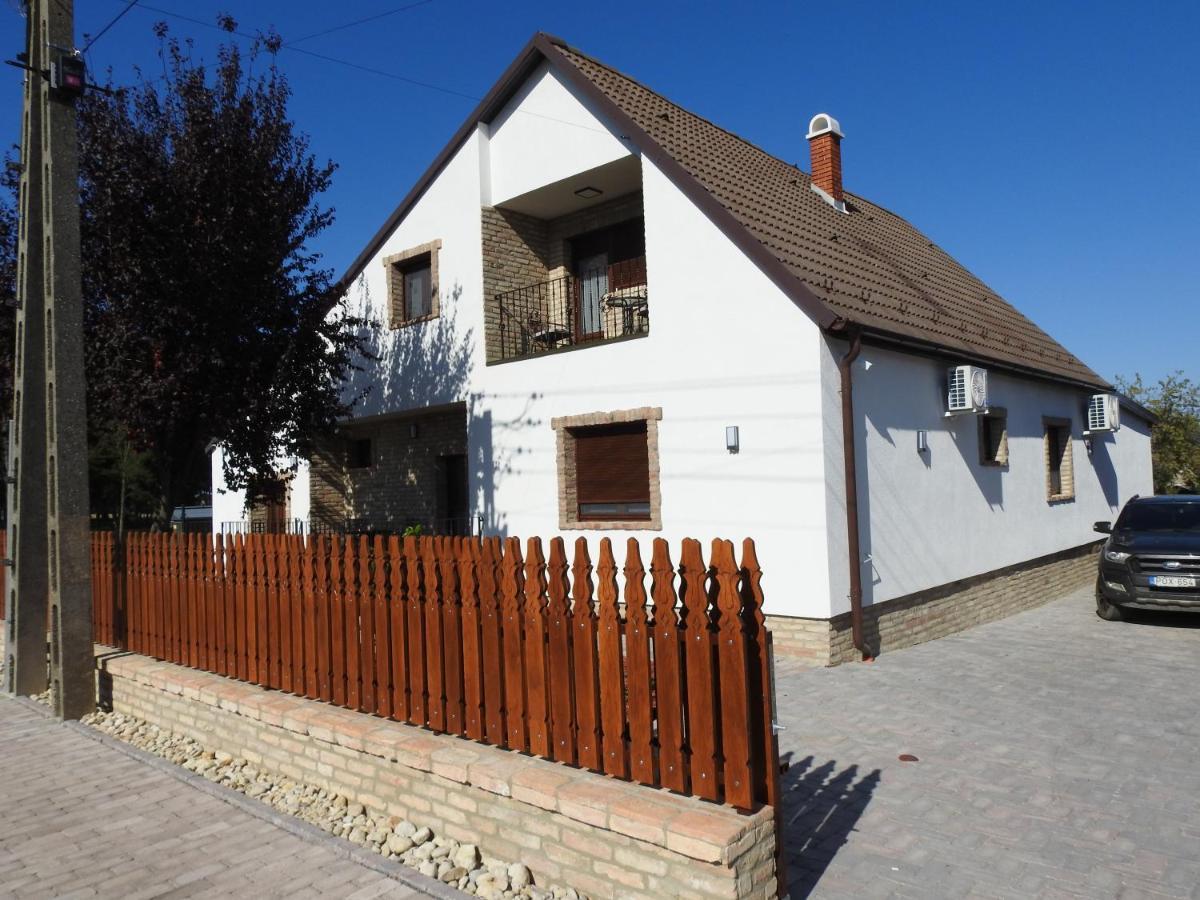 Kukorica Csarda Apartman 2 Balatonujlak Εξωτερικό φωτογραφία